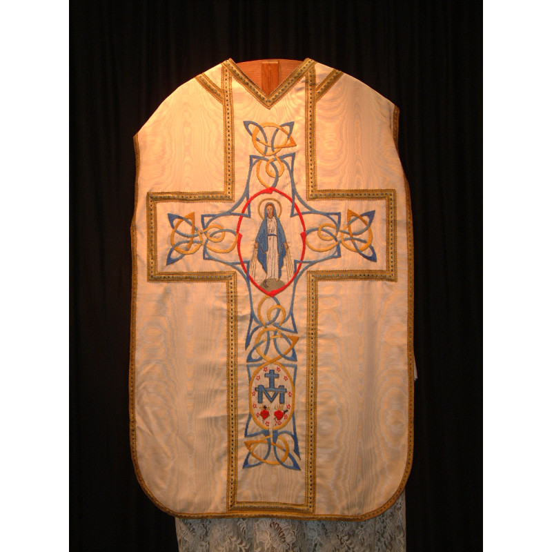 Fantastic white chasuble depicting our lady