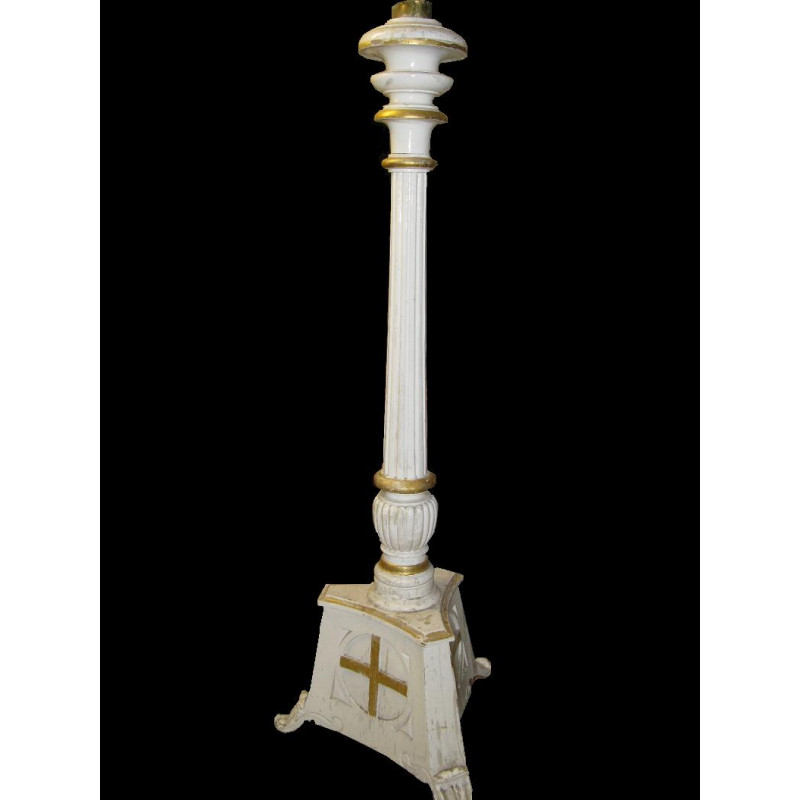 Wooded Paschal candlestick  Circa 1834