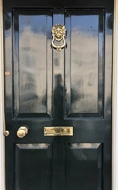 brass-polishing-Door_Ireland