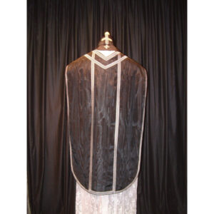 Black chasable with silver brade