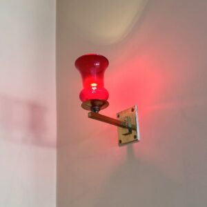 Small electric sanctuary lamp