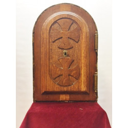 wooden arched tabernacle